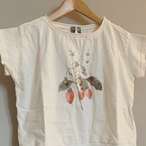 Tocoto vintage 9m Charming Cream Kids Tee with Strawberry Design